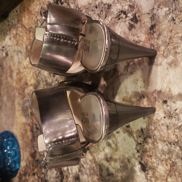 Michael Kors Carla leather platform sandle with buckle - Picture 3 of 8